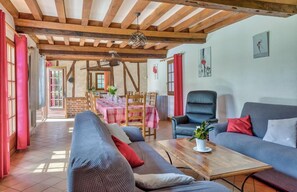 Smart TV - La Charmille (12 people) (Saint-Étienne-l'Allier)