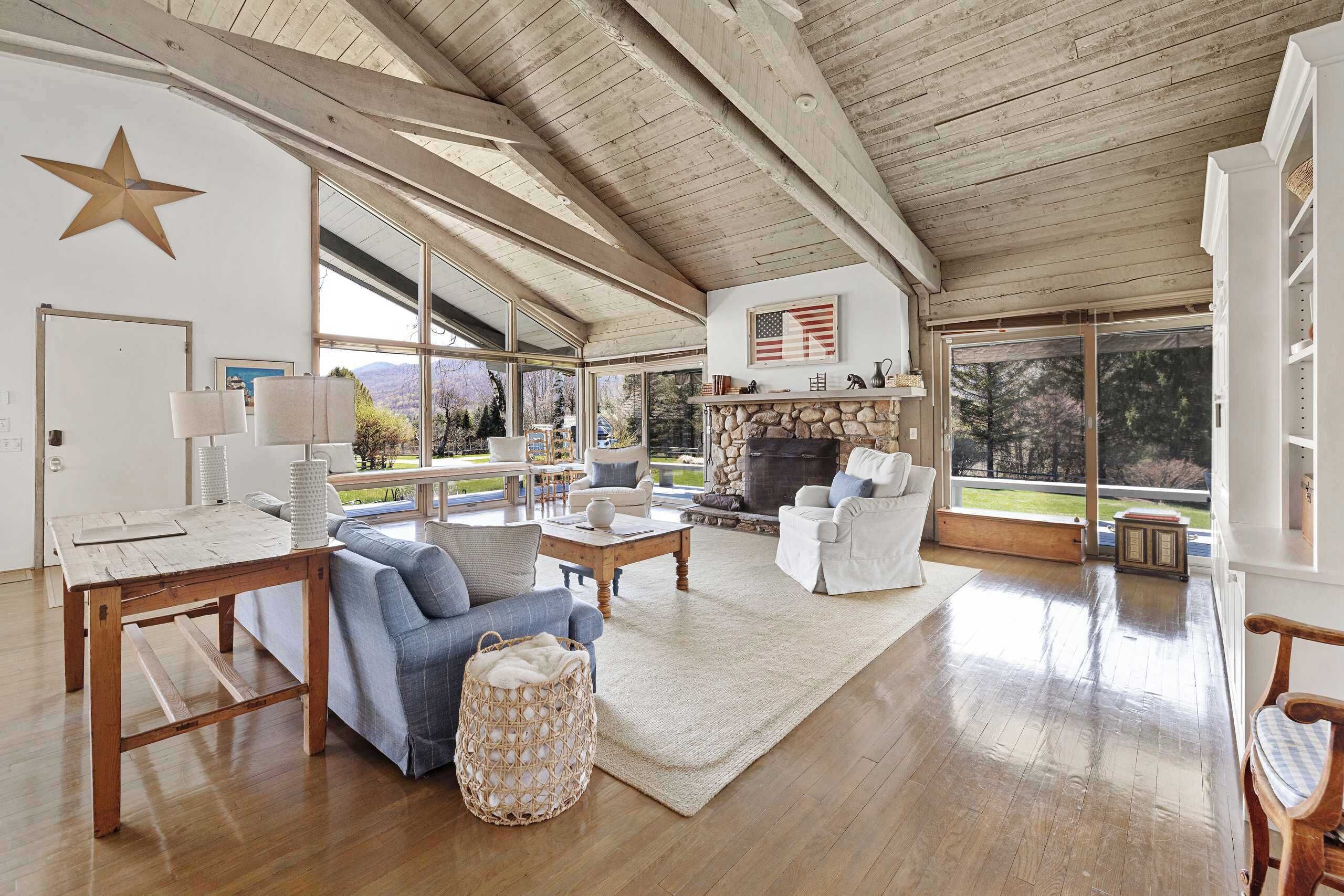 Private 7-br Retreat On 12 Acres W/ Mountain Views - 맨체스터