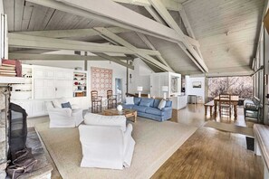 TV, fireplace, offices