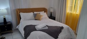 2 dormitorios, tabla de planchar con plancha, wifi gratis y ropa de cama