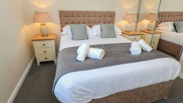 3 bedrooms, individually decorated, individually furnished, free WiFi