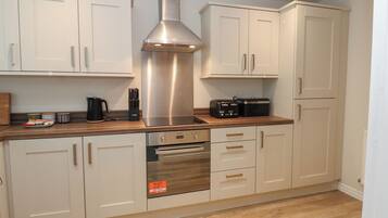 Astianpesukone, keittoastiat/astiat/ruokailuvälineet