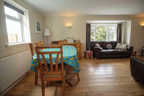 Interior - Spacious Home Near Porthtowan Beach (Porthtowan)