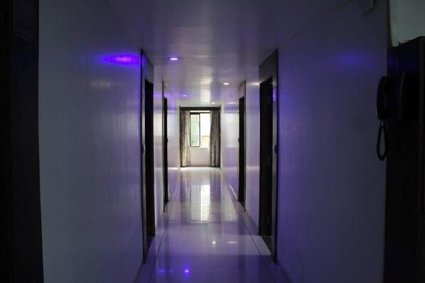 Lobby - Hotel Saffron (Chikhli)