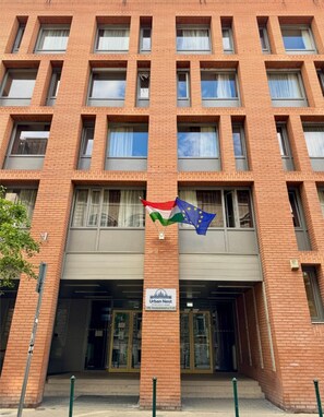 Property entrance - UrbanNest Private Hostel Rooms (Budapest)