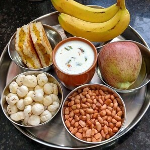 Daily cooked-to-order breakfast for a fee