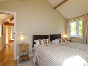 2 多间卧室、  特色装修、特色家居、免费 WiFi