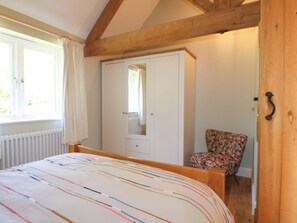 2 bedrooms, individually decorated, individually furnished, free WiFi