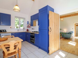 Dishwasher, cookware/dishes/utensils