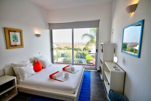 3 chambres, bureau, fer et planche à repasser, Wi-Fi gratuit