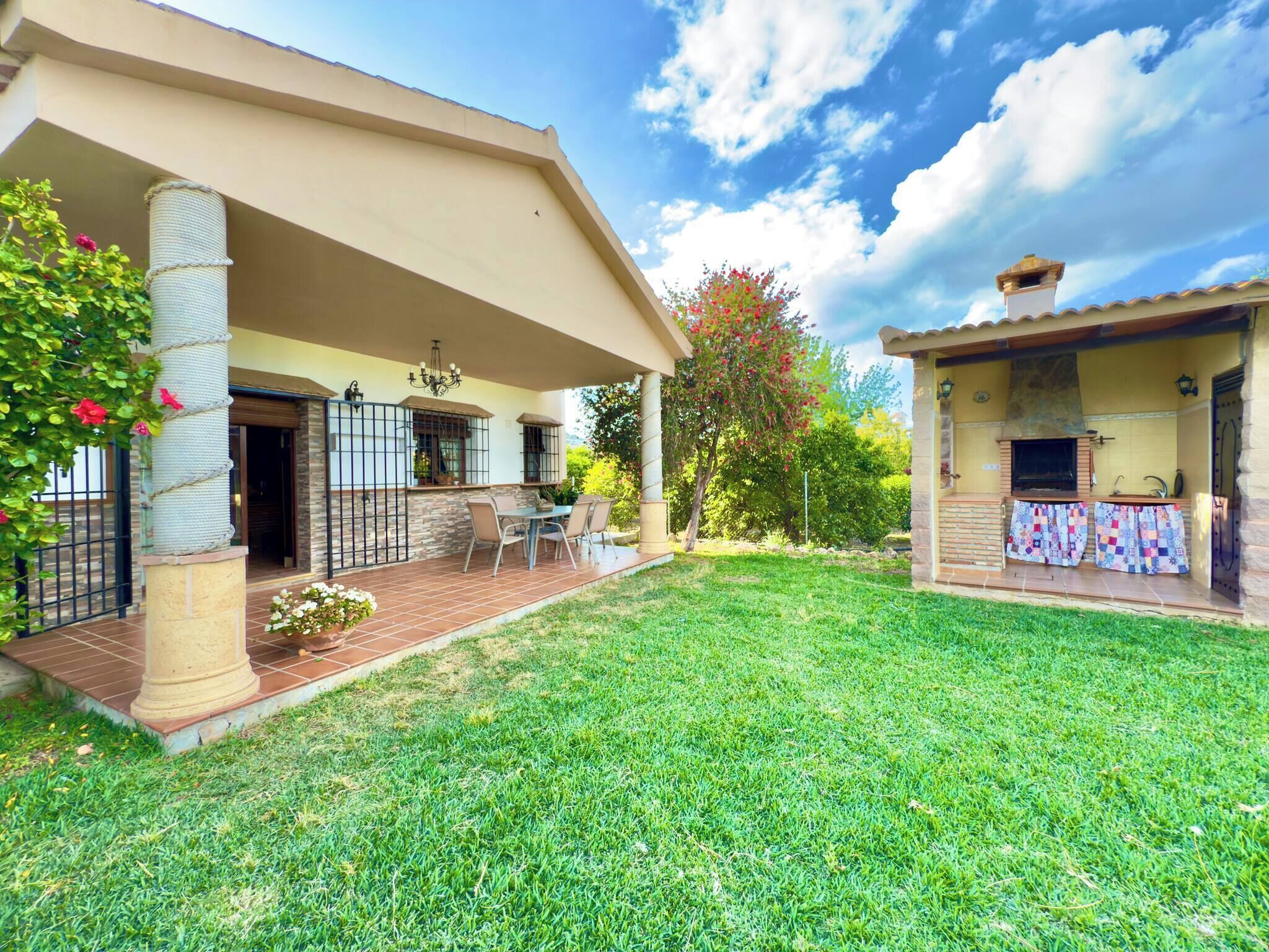 House, 3 Bedrooms, Private Pool, Garden View | Tempat makan luar