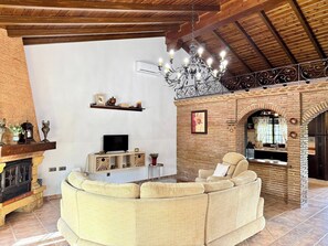 Casa, 3 habitaciones, alberca privada, vista al jardín | Sala de estar