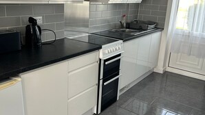 House, 2 Bedrooms, Patio, Garden View | Interior - Modern, 2BR Villa Walk to Beach Parking & Wifi Dawlish Warren (Dawlish)