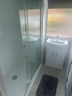 House, 2 Bedrooms, Balcony, Garden View | Bathroom