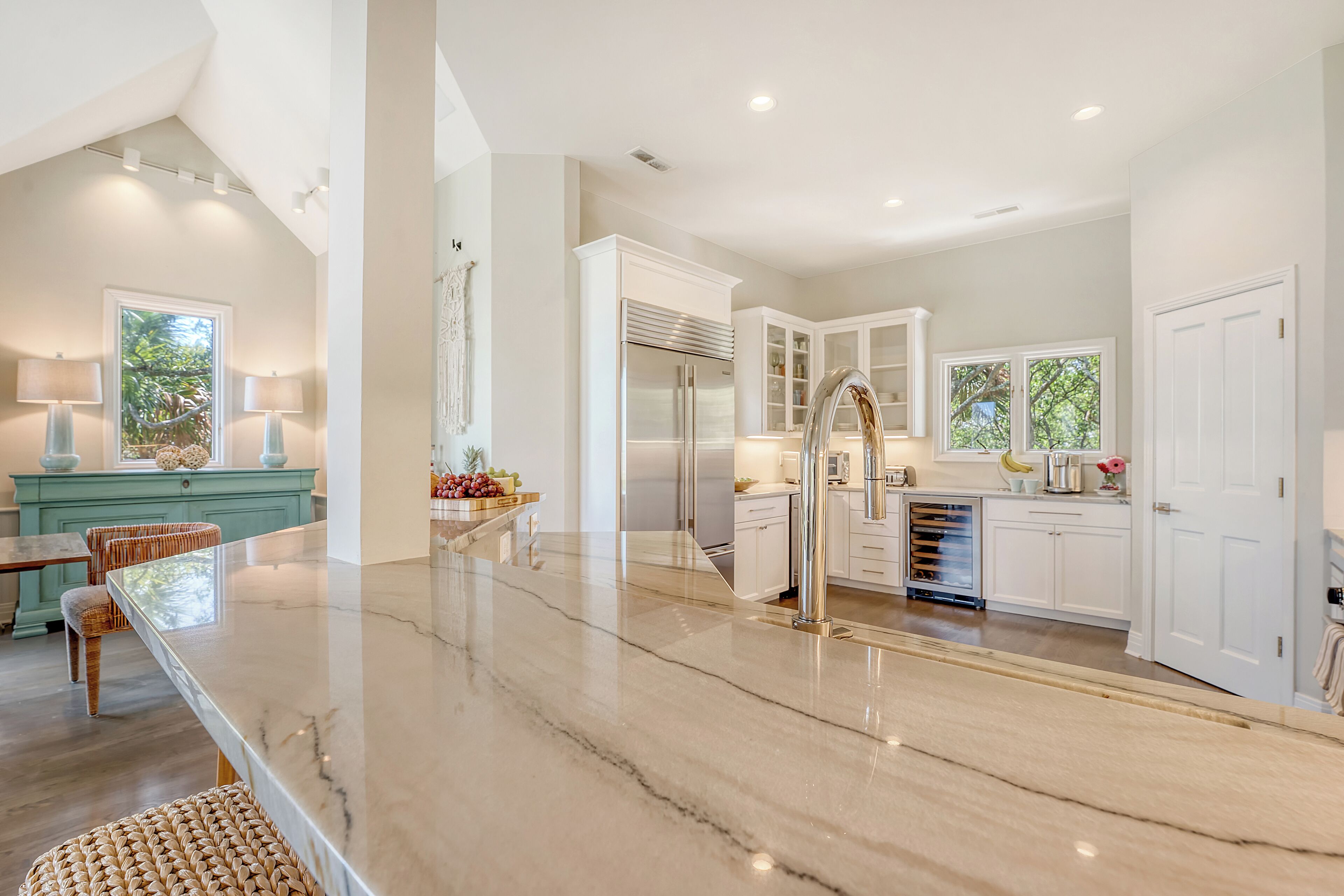 雪櫃、微波爐、焗爐、爐具