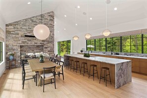 Dining - Heated Pool + Spa + Golf Sim — 5 Star Luxury Suncadia Compound (Cle Elum)