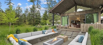 A Retreat for All, Designed for Connection | 8K sqft Suncadia Gathering Haven