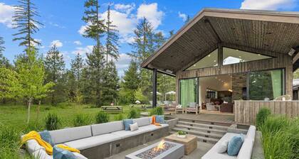 9Bdrm Scandinavian Lodge +Prvt Heated Pool+Theater/Golf Sim+NEW LISTING PROMO