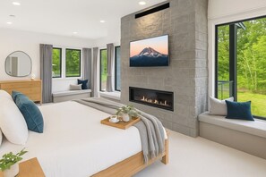 9 bedrooms, desk, iron/ironing board, travel crib - Inspired Compound | 8K Sq Ft / Heated Pool & Spa + 1PM Check-In/Out (Cle Elum)