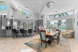 Dining - Upscale Canal Home – Private Pool & Boat Dock: Hideaway Bay in LBK by RVA (Longboat Key)