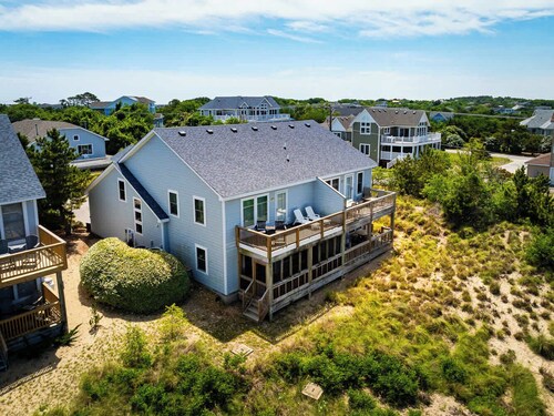 Newly Listing! Renovated bungalow steps from water