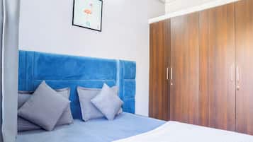 Studio, City View | In-room safe, desk, laptop workspace, blackout drapes