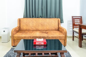 Studio, City View | Living area