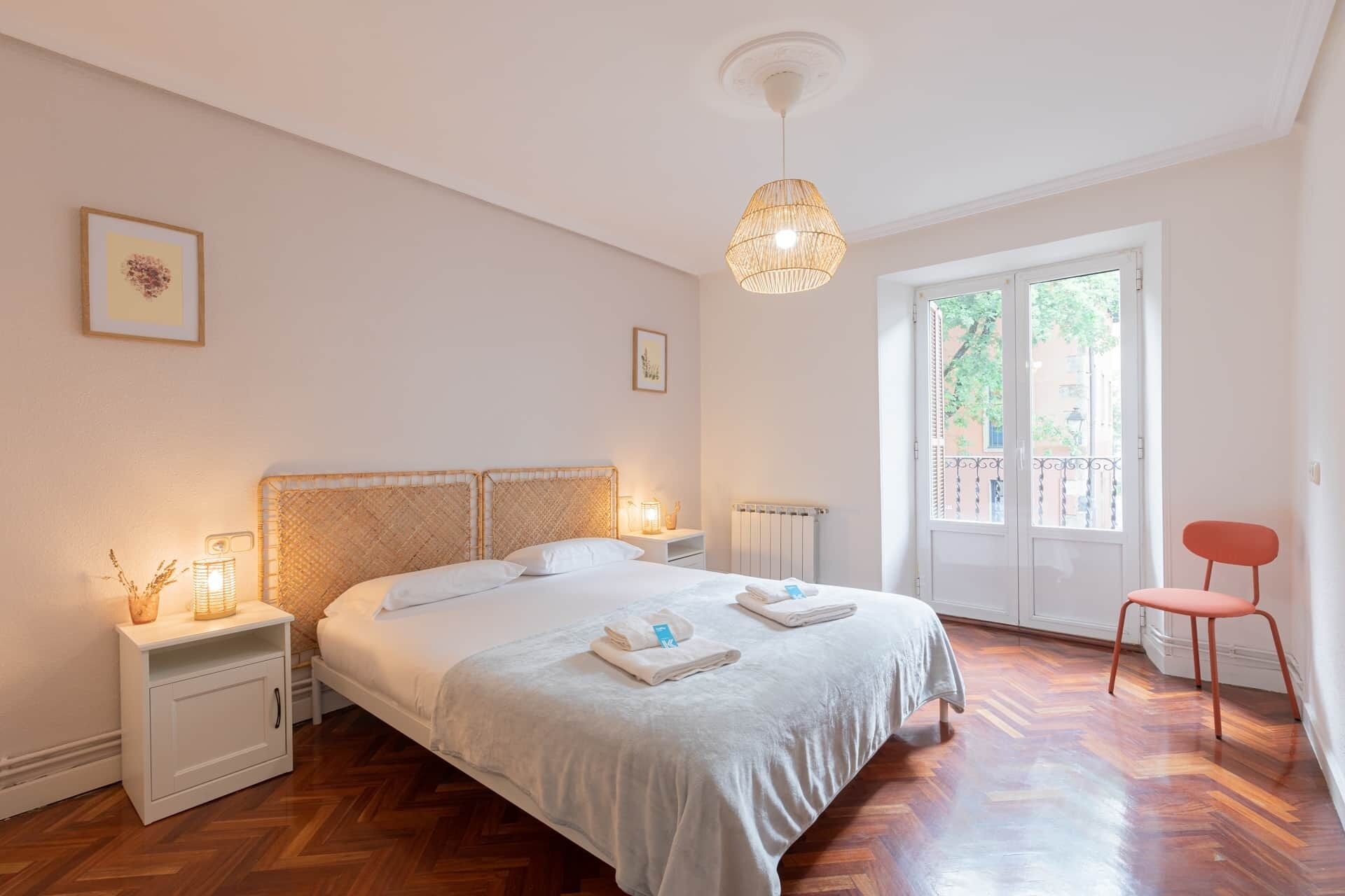 3 chambres, fer et planche à repasser, Wi-Fi, draps fournis
