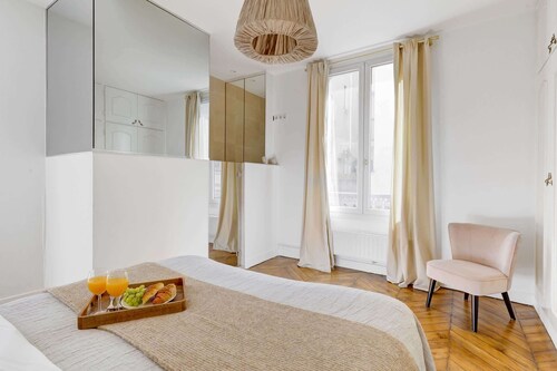 Luxueux 4 pièces près de l'Arc de Triomphe : Vivez l'authentique charme parisien