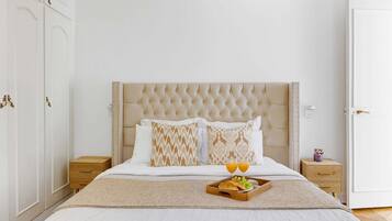 3 Schlafzimmer, Schreibtisch, Bügeleisen/Bügelbrett, Reisekinderbett