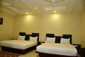 Quadruple Room | 1 bedroom, desk, laptop workspace, free WiFi