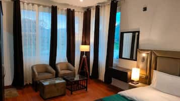 Schreibtisch, kostenloses WLAN, Bettwäsche