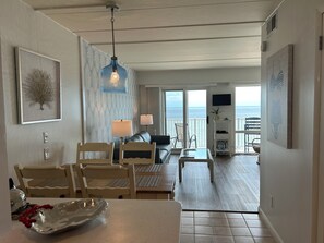 TV - OCEAN FRONT CONDO.  ENJOY YOUR MORNING COFFEE SITTING ON YOUR PRIVATE BALCONY WATCHING THE SUNRISE. (Rehoboth Beach)