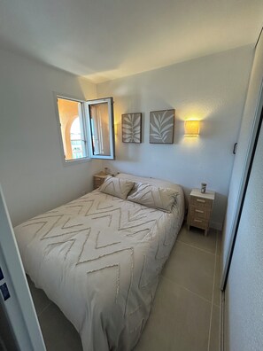 1 soverom, strykejern/-brett og wi-fi (inkludert)