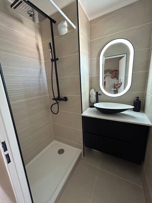 Hair dryer - Richelieu vue mer "Soleil, beach 300 m, swimming pool, wifi (Agde)