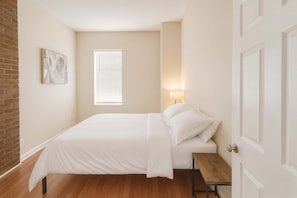 2 Schlafzimmer, Schreibtisch, Bügeleisen/Bügelbrett, WLAN