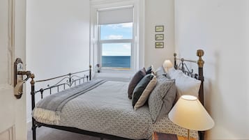 3 chambres, fer et planche Ă repasser, Wi-Fi, draps fournis