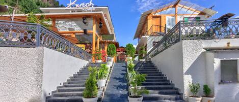 Overnatningsstedets facade