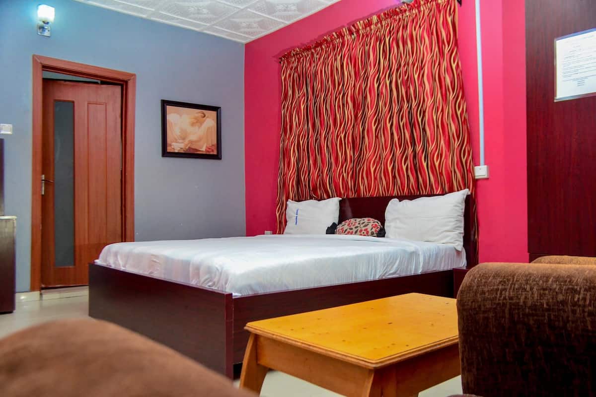 Kamar Double | Meja kerja, ruang kerja ramah laptop, dan Wi-Fi gratis