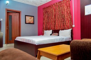 Double Room | Desk, laptop workspace, free WiFi - Proxima Inn (Port Harcourt)