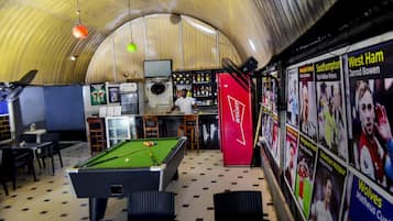 Bar (in der Unterkunft)