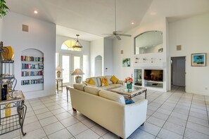 House (3 Bedrooms) | Interior - Tarpon Point Retreat w/ Dock: 1 Mi to Marina! (Cape Coral)