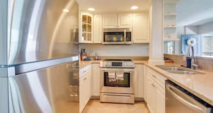 Walk to Clearwater Beach: Dockside Condo