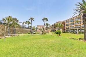 Apartment (1 Bedroom) | Interior - Walk to Beach: Pool-view Condo in Galveston! (Galveston)