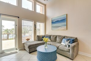 Apartment (1 Bedroom) | Interior - Walk to Beach: Pool-view Condo in Galveston! (Galveston)