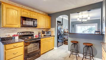 House (2 Bedrooms) | Interior