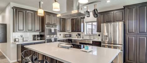 House (4 Bedrooms) | Interior