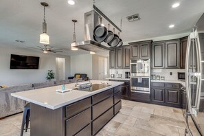 House (4 Bedrooms) | Interior - Modern Gem w/ Pool & Mtn Views in Lake Havasu City (Lake Havasu City)