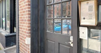 Prime Old Market Location: Walkable Omaha Condo!