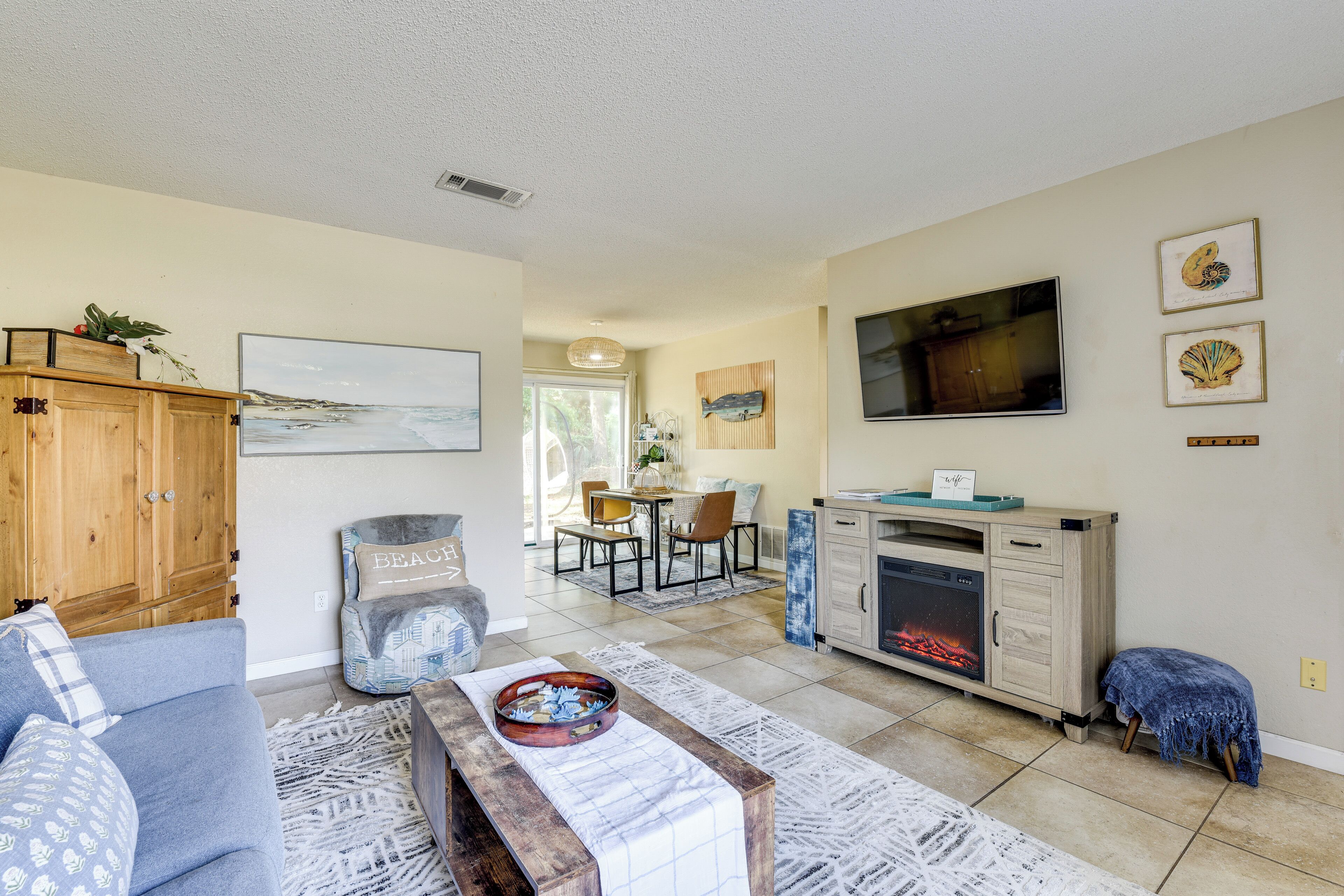 House (3 Bedrooms) | Interior